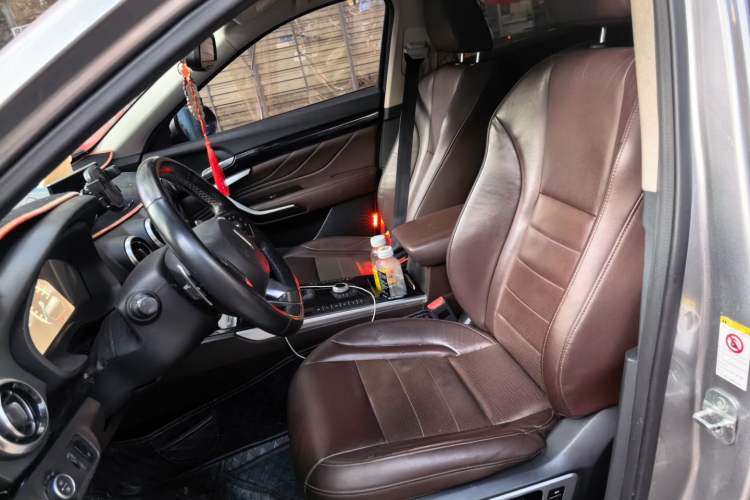 Used Wey VV7 2017 2.0T Flagship Model Left Front Seat