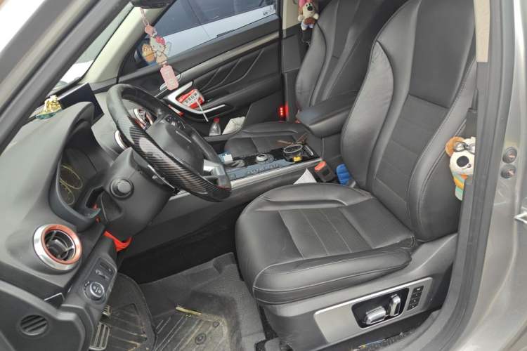 Used Wey VV7 2017 2.0T Flagship Model Left Front Seat