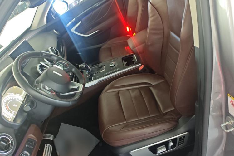 Used Wey VV7 2017 2.0T Flagship Model Left Front Seat