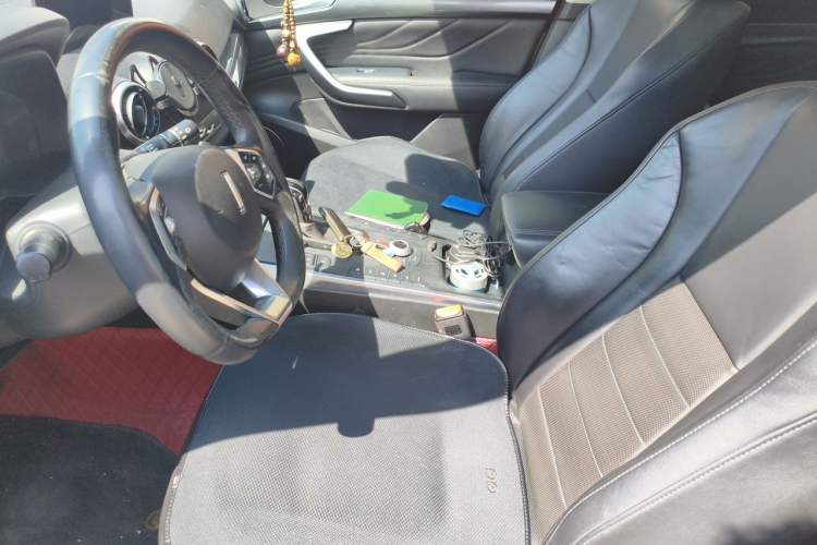 Used Wey VV7 2017 2.0T Flagship Model Left Front Seat