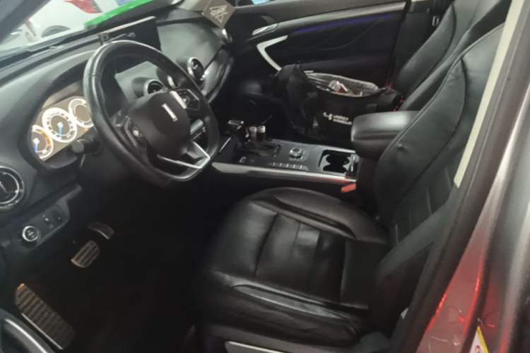 Used Wey VV7 2017 2.0T Flagship Model Left Front Seat