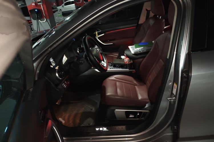 Used Wey VV7 2017 2.0T Flagship Model Left Front Seat