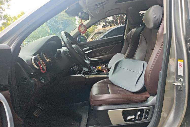 Used Wey VV7 2017 2.0T Flagship Model Left Front Seat