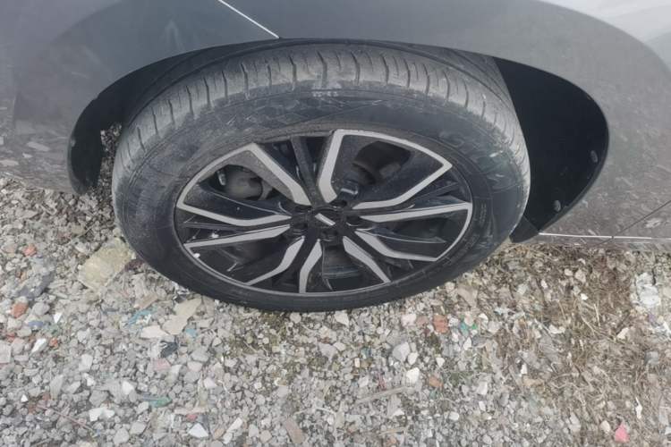 Used Wey VV7 2017 2.0T Flagship Model Left Front Wheel Hub