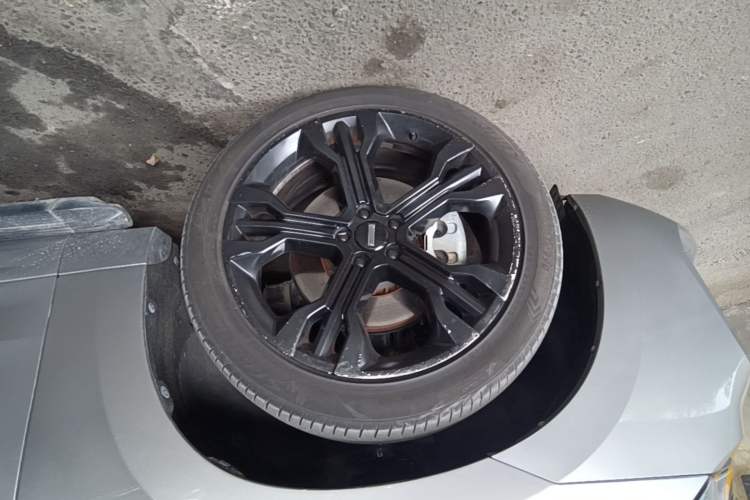 Used Wey VV7 2017 2.0T Flagship Model Left Front Wheel Hub