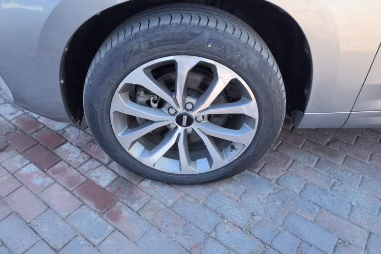 Used Wey VV7 2017 2.0T Ultra-Luxury Version Left Front Wheel Hub