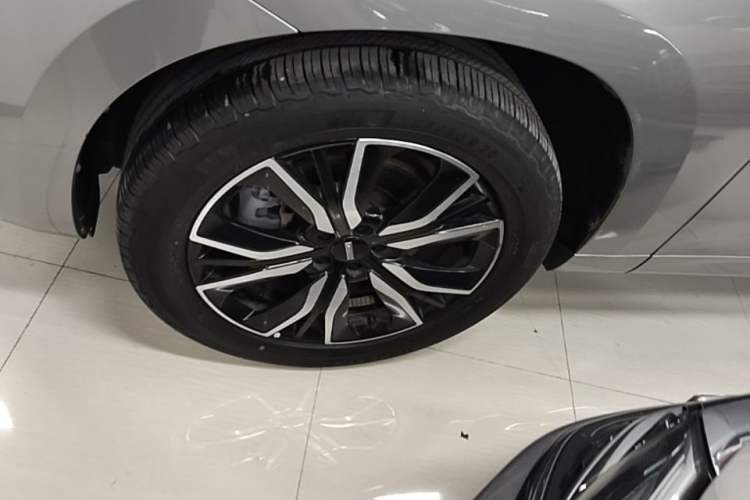 Used Wey VV7 2017 2.0T Flagship Model Left Front Wheel Hub