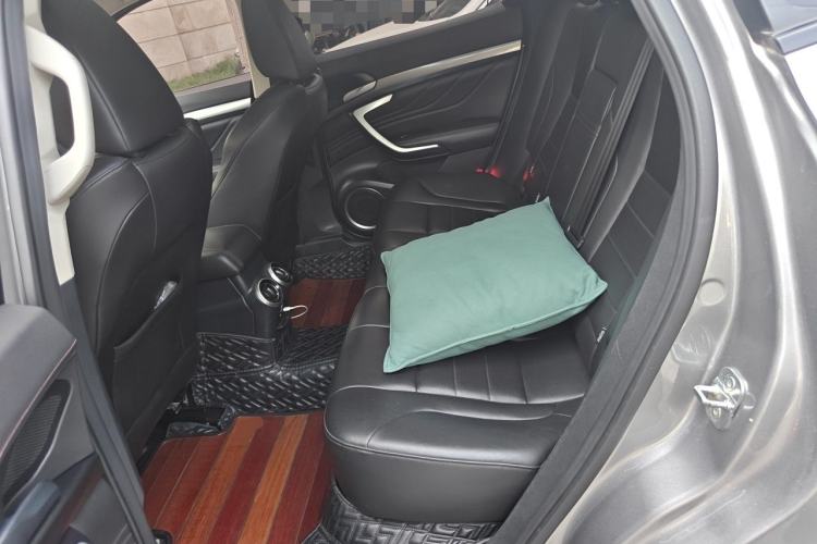 Used Wey VV7 2017 2.0T Ultra-Luxury Version Left Rear Seat