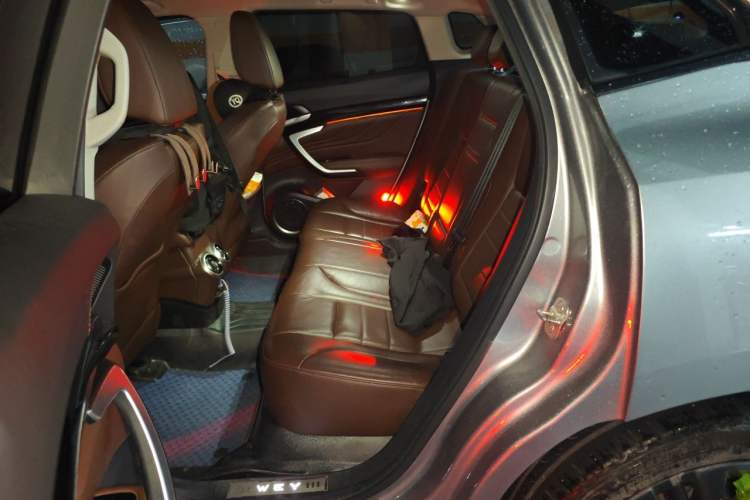 Used Wey VV7 2017 2.0T Flagship Model Left Rear Seat