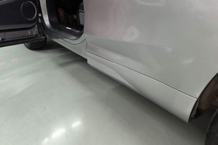 Used Wey VV7 2017 2.0T Flagship Model Left Side Sill