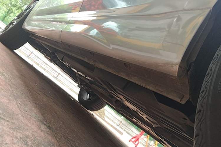 Used Wey VV7 2017 2.0T Flagship Model Left Side Sill