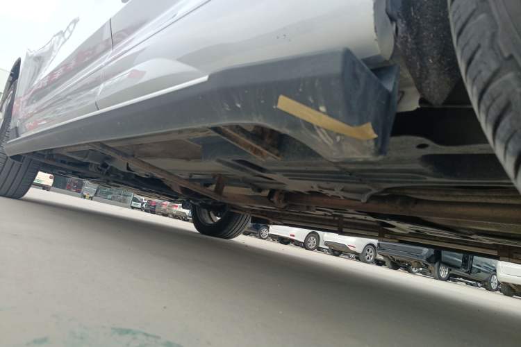Used Wey VV7 2017 2.0T Ultra-Luxury Version Left Side Sill