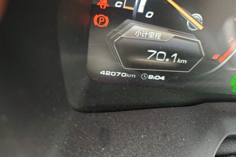 Used Wey VV7 2017 2.0T Flagship Model Odometer Close Up
