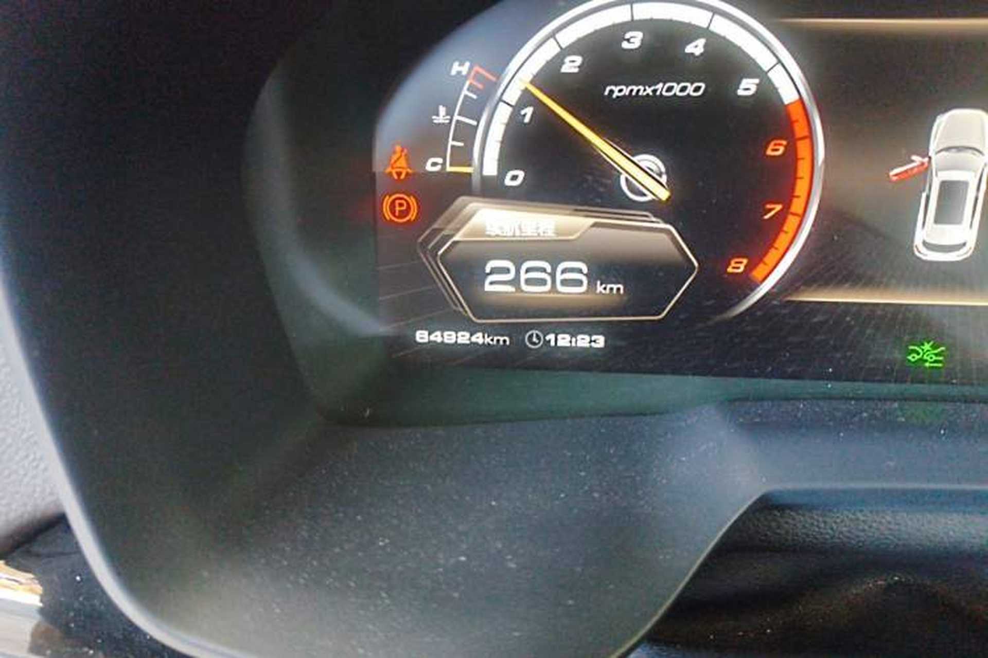 Used Wey VV7 2017 2.0T Flagship Model Odometer Close Up