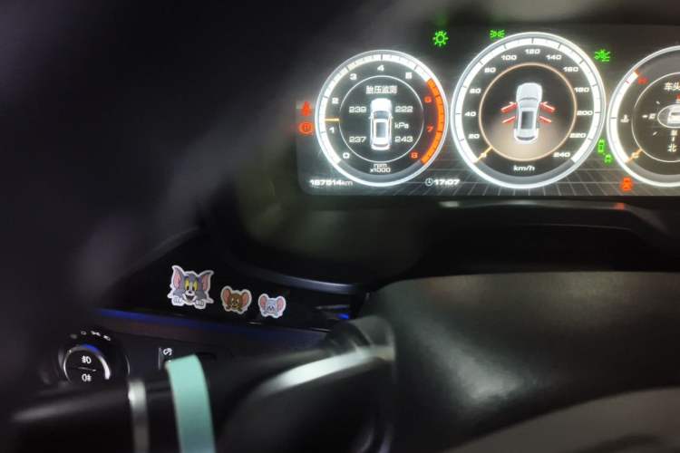 Used Wey VV7 2017 2.0T Flagship Model Odometer Close Up