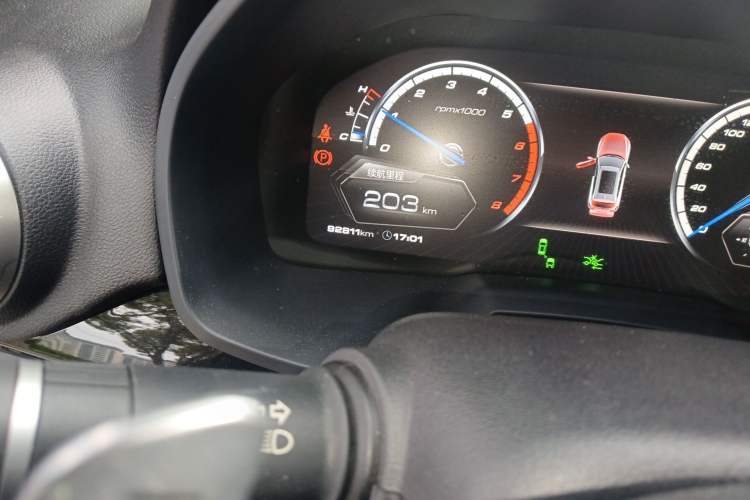 Used Wey VV7 2017 VV7c 2.0T Supreme Model Odometer Close Up