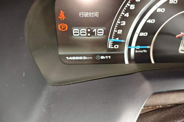 Used Wey VV7 2017 2.0T Flagship Model Odometer Close Up