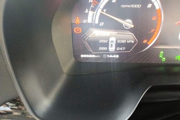 Used Wey VV7 2017 2.0T Flagship Model Odometer Close Up