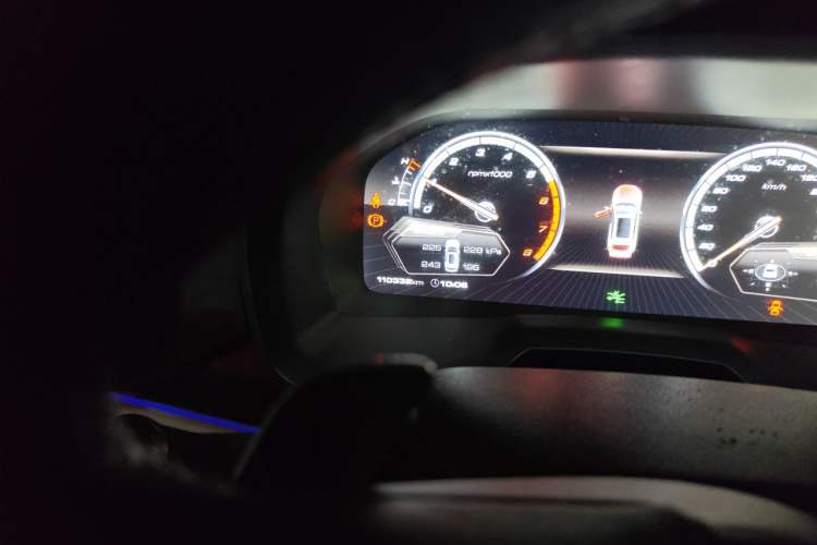 Used Wey VV7 2017 2.0T Flagship Model Odometer Close Up
