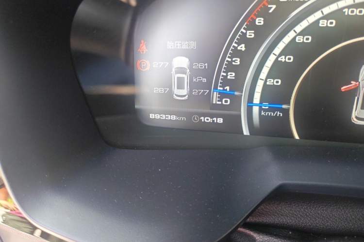 Used Wey VV7 2017 2.0T Flagship Model Odometer Close Up