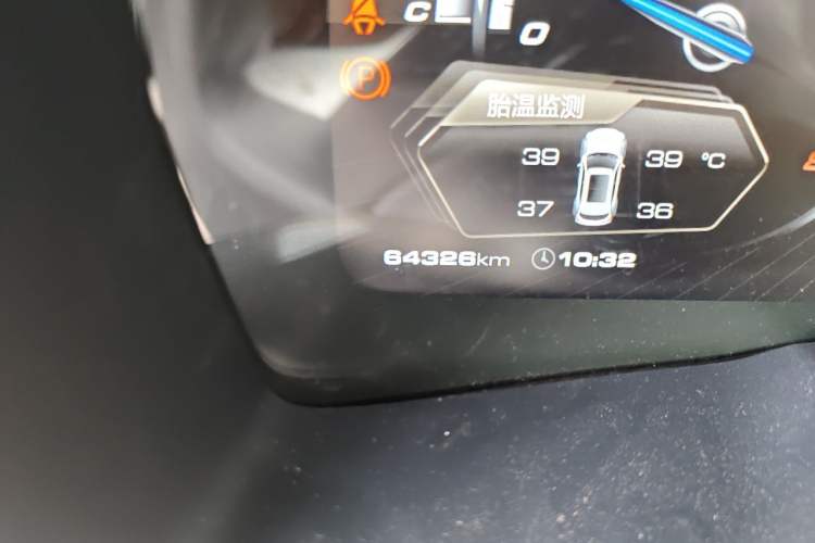 Used Wey VV7 2017 2.0T Flagship Model Odometer Close Up