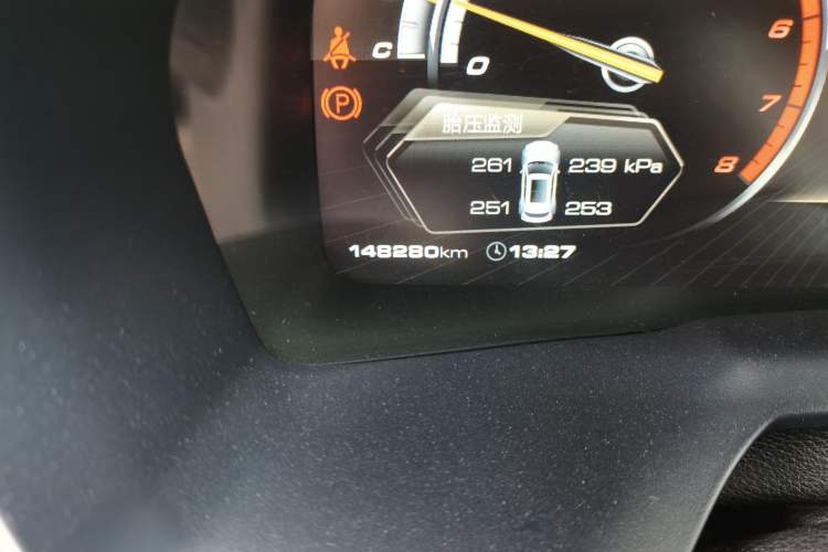 Used Wey VV7 2017 2.0T Ultra-Luxury Version Odometer Close Up