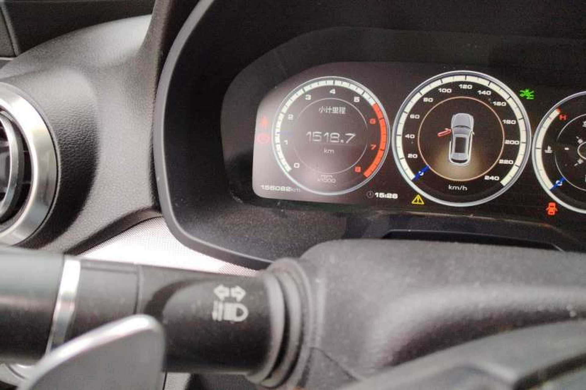 Used Wey VV7 2017 2.0T Flagship Model Odometer Close Up