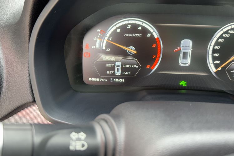 Used Wey VV7 2017 VV7c 2.0T Flagship Model Odometer Close Up