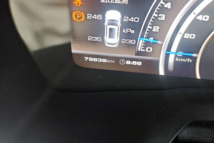 Used Wey VV7 2017 2.0T Flagship Model Odometer Close Up