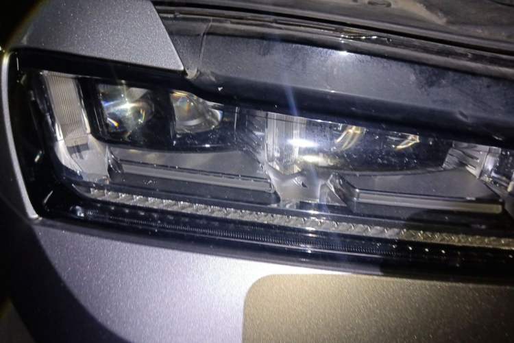 Used Wey VV7 2017 VV7c 2.0T Flagship Model Right Front Headlight