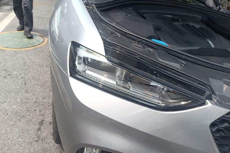 Used Wey VV7 2017 2.0T Flagship Model Right Front Headlight