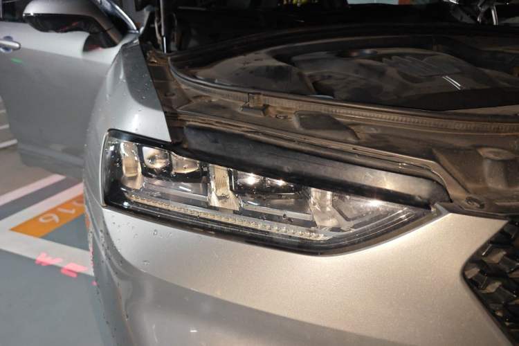 Used Wey VV7 2017 2.0T Flagship Model Right Front Headlight