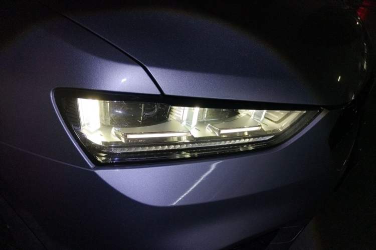 Used Wey VV7 2017 2.0T Flagship Model Right Front Headlight