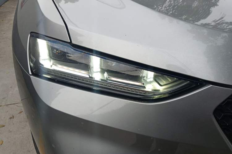 Used Wey VV7 2017 VV7c 2.0T Supreme Model Right Front Headlight