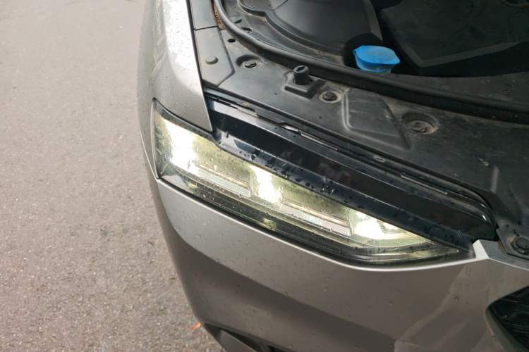 Used Wey VV7 2017 2.0T Flagship Model Right Front Headlight