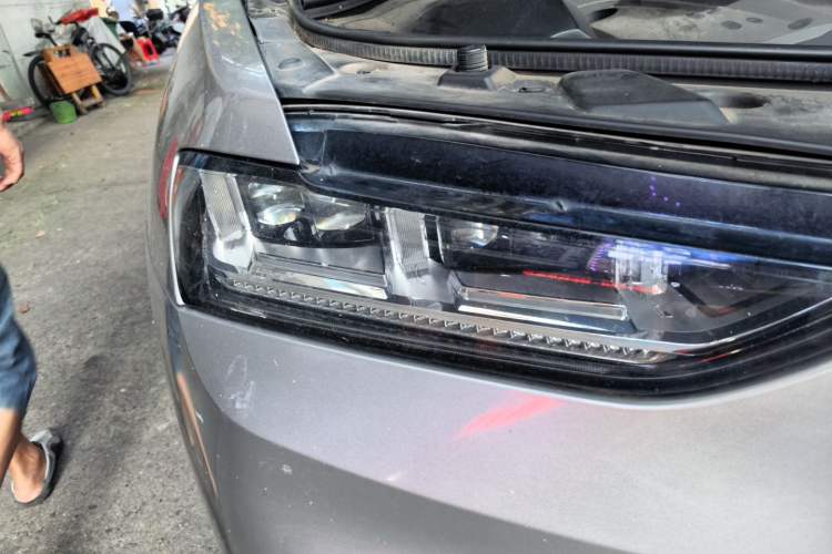 Used Wey VV7 2017 2.0T Flagship Model Right Front Headlight