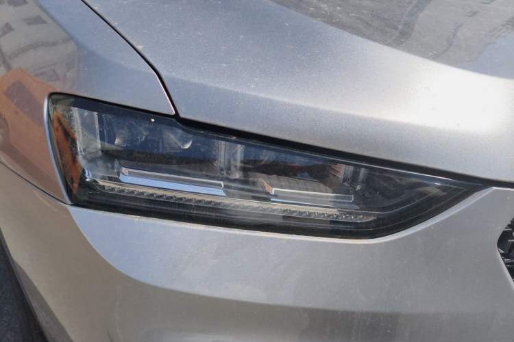 Used Wey VV7 2017 2.0T Flagship Model Right Front Headlight