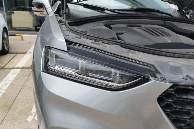 Used Wey VV7 2017 2.0T Ultra-Luxury Version Right Front Headlight