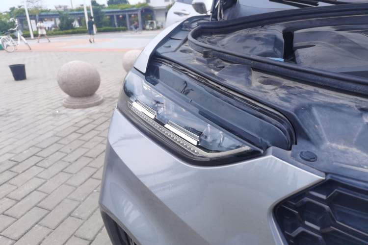 Used Wey VV7 2017 2.0T Flagship Model Right Front Headlight