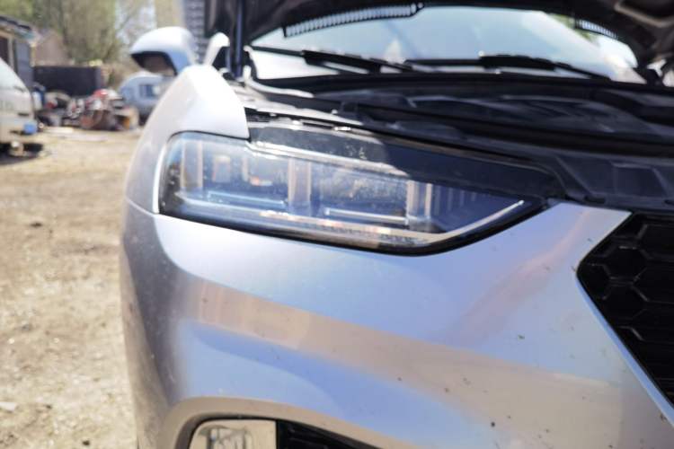 Used Wey VV7 2017 2.0T Flagship Model Right Front Headlight
