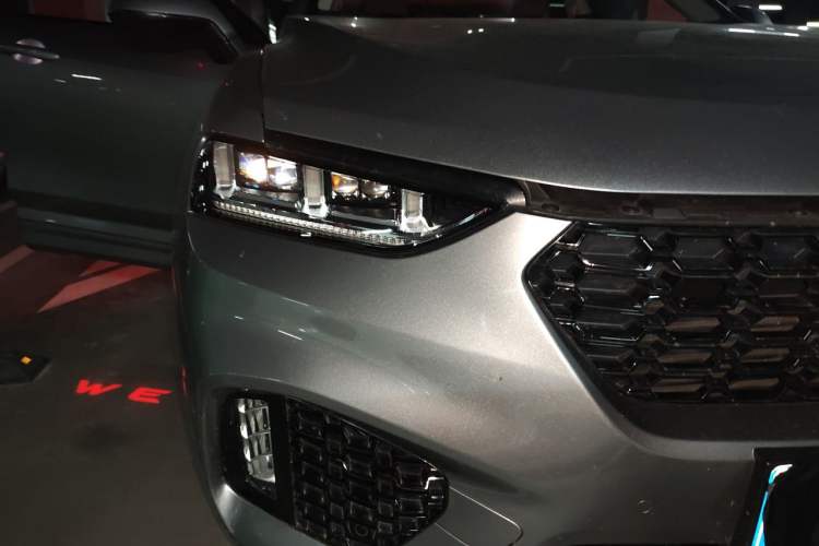 Used Wey VV7 2017 2.0T Flagship Model Right Front Headlight