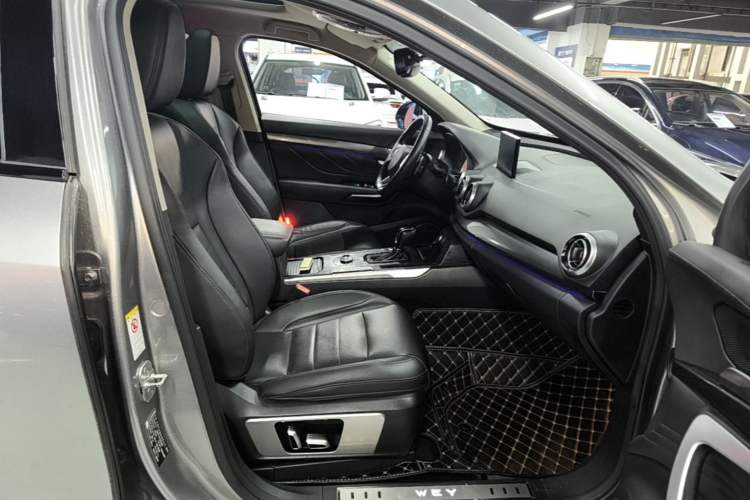 Used Wey VV7 2017 2.0T Flagship Model Right Front Seat