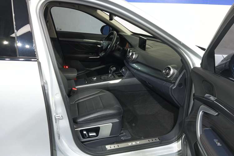Used Wey VV7 2017 2.0T Flagship Model Right Front Seat