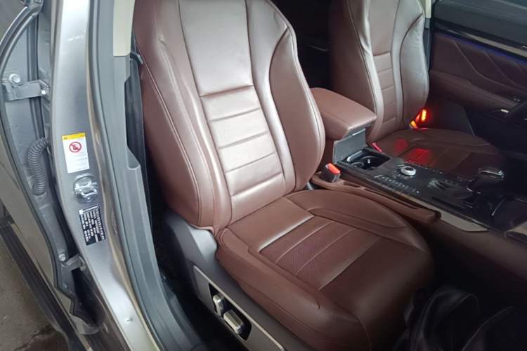 Used Wey VV7 2017 2.0T Flagship Model Right Front Seat