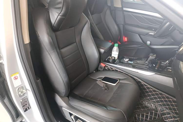 Used Wey VV7 2017 2.0T Flagship Model Right Front Seat