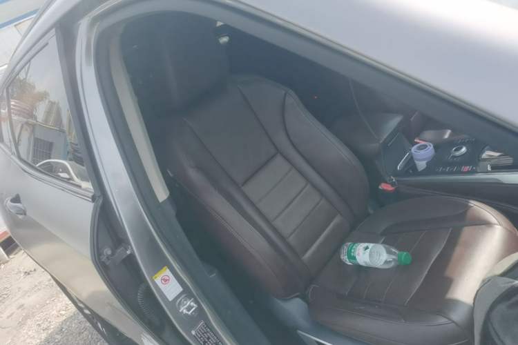 Used Wey VV7 2017 2.0T Flagship Model Right Front Seat
