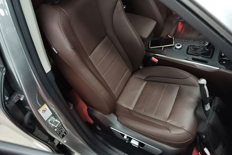 Used Wey VV7 2017 2.0T Flagship Model Right Front Seat