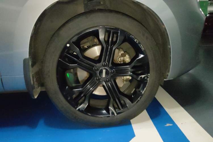 Used Wey VV7 2017 2.0T Flagship Model Right Front Wheel Hub