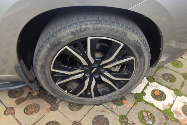 Used Wey VV7 2017 2.0T Ultra-Luxury Version Right Front Wheel Hub