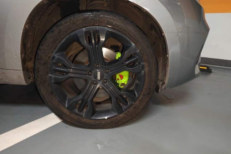 Used Wey VV7 2017 2.0T Flagship Model Right Front Wheel Hub